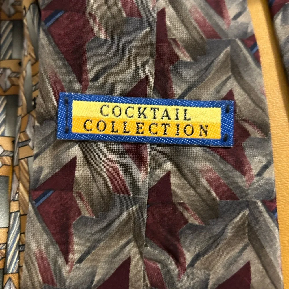 2 Vintage Men’s Cocktail Collection Neck Ties